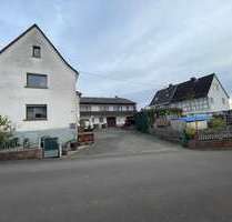 Haus zum Kaufen in Görgeshausen 365.000,00 € 250 m²