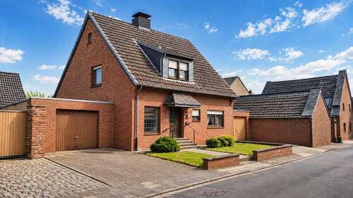 Foto - Haus zum Kaufen in Rommerskirchen 399.000,00 € 132 m²