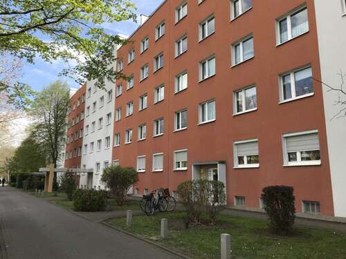Foto - Wohnung zum Mieten in Halle (Saale) 366,00 € 59.09 m²