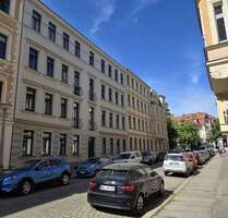 Wohnung zum Kaufen in Halle 235.000,00 € 90.78 m²