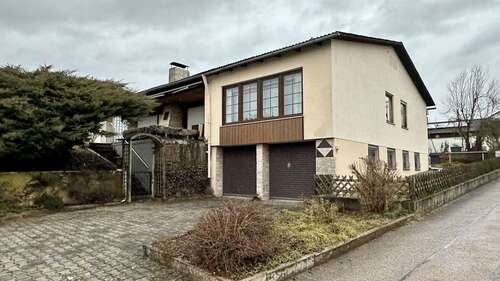 Foto - Haus zum Kaufen in Beratzhausen 325.000,00 € 150 m²