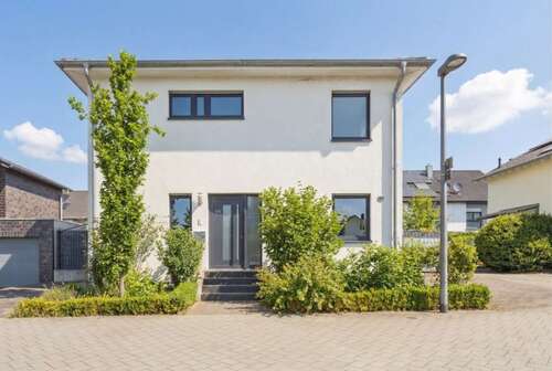 Foto - Haus zum Kaufen in Grevenbroich - Kapellen 740.000,00 € 132 m²