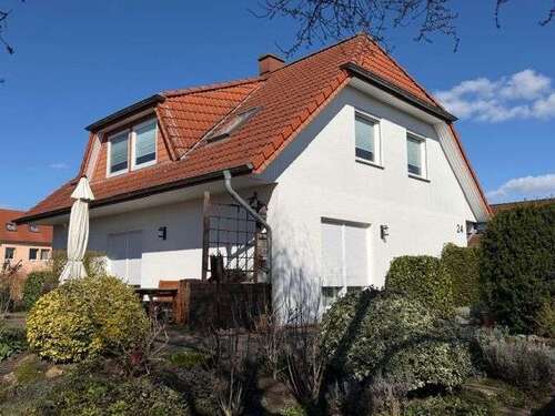 Foto - Haus zum Kaufen in Laage 485.000,00 € 140.78 m²