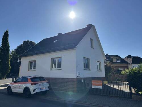 Foto - Haus zum Kaufen in Schöneck-Büdesheim 299.000,00 € 118.27 m²