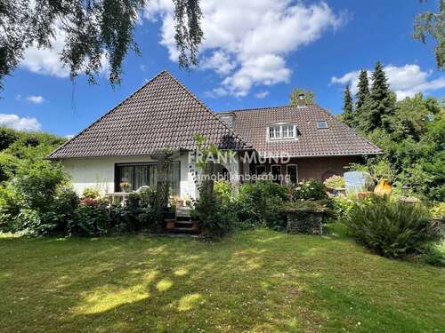 Foto - Haus zum Kaufen in Mönchengladbach-Schmölderpark 739.000,00 € 260 m²