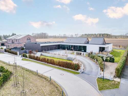 Foto - Haus zum Kaufen in Bienenbüttel 2.399.000,00 € 529.93 m²