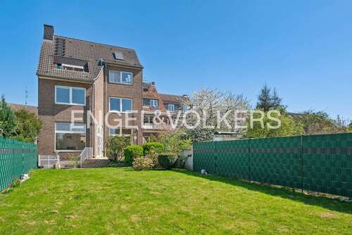 Foto - Haus zum Kaufen in Köln 1.090.000,00 € 219 m²