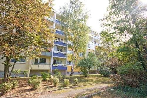 Foto - Wohnung zum Mieten in Halle (Saale) 359,00 € 59.73 m²
