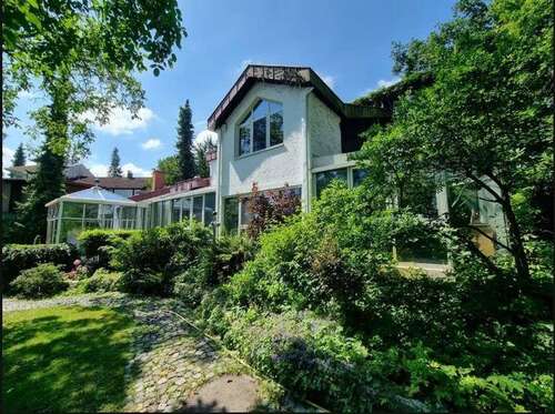 Foto - Haus zum Kaufen in Röthenbach an der Pegnitz 1.490.000,00 € 681 m²