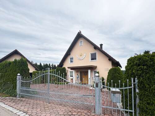 Foto - Haus zum Kaufen in Wenzenbach 580.000,00 € 271 m²