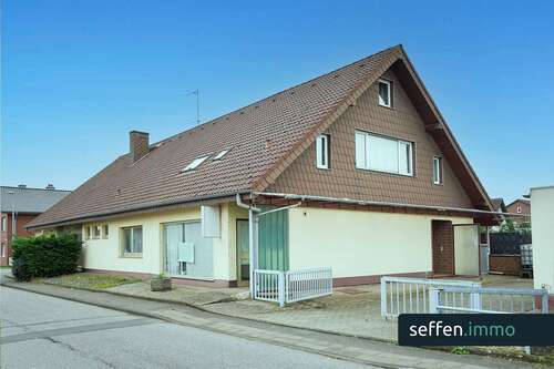 Foto - Haus zum Kaufen in Bedburg 569.000,00 € 239 m²