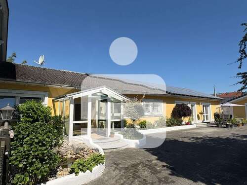 Foto - Haus zum Kaufen in Neuhaus 486.000,00 € 203 m²