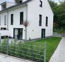 Haus zum Mieten in Wiesbaden 3.000,00 € 160 m²