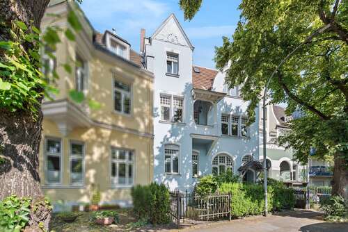 Foto - Haus zum Kaufen in Brühl 870.000,00 € 256 m²