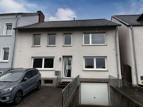 Foto - Haus zum Kaufen in Schwalbach 169.000,00 € 165 m²