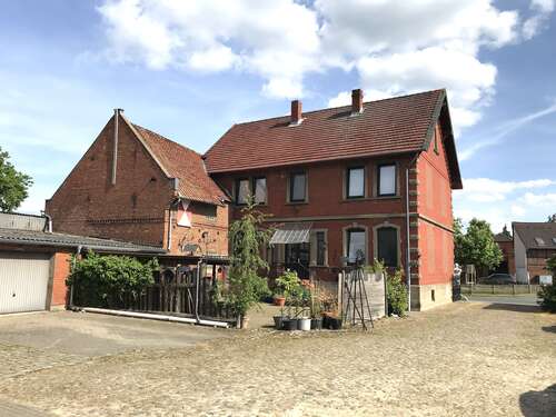 Foto - Haus zum Kaufen in Wendeburg 349.000,00 € 250 m²