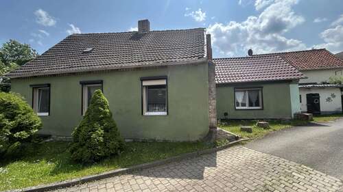 Foto - Haus zum Kaufen in Gröningen 50.000,00 € 100 m²
