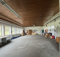 Halle in Nordrhein-Westfalen - Oerlinghausen 675,00 € 270 m²