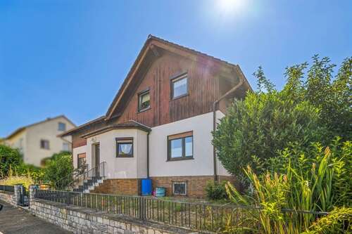 Foto - Haus zum Kaufen in Butzbach 416.000,00 € 241.03 m²