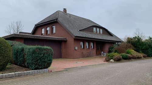 Foto - Haus zum Kaufen in Saterland 280.000,00 € 195 m²