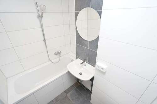 Foto - Wohnung zum Mieten in Chemnitz 265,30 € 45.35 m²