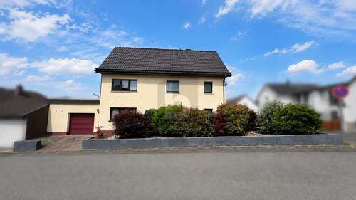 Foto - Haus zum Kaufen in Ehringshausen 349.000,00 € 201 m²