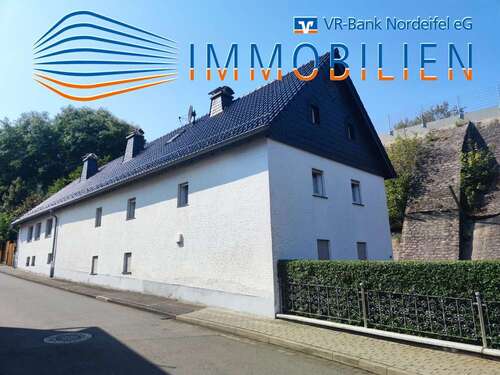 Foto - Haus zum Kaufen in Schmidtheim 239.000,00 € 256.64 m²