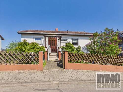 Foto - Haus zum Kaufen in Reiskirchen Hattenrod 165.000,00 € 72.56 m²