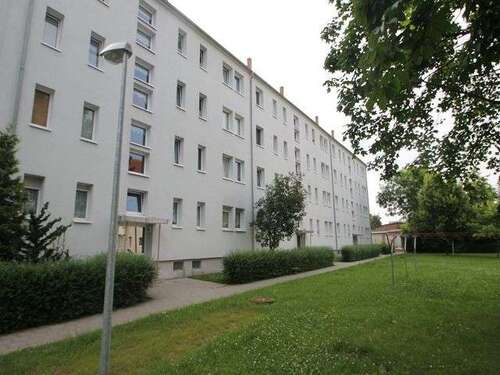 Foto - Wohnung zum Mieten in Bernburg (Saale) 286,00 € 45.97 m²