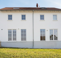 Haus zum Mieten in Lonsee 3.100,00 € 260 m²