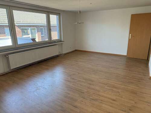 Foto - Haus zum Kaufen in Varel 349.000,00 € 275 m²