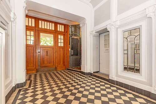 Foto - Wohnung zum Kaufen in Berlin Charlottenburg-Wilmersdorf 1.780.000,00 € 236 m²