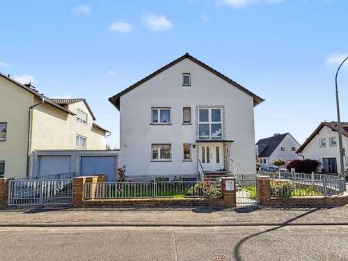 Foto - Haus zum Kaufen in Karben 575.000,00 € 170 m²
