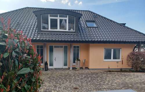 Foto - Haus zum Kaufen in Lemberg 1.380.000,00 € 390 m²