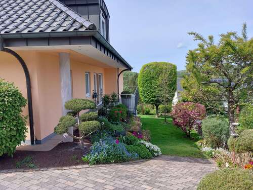 Foto - Haus zum Kaufen in Lemberg 1.380.000,00 € 390 m²