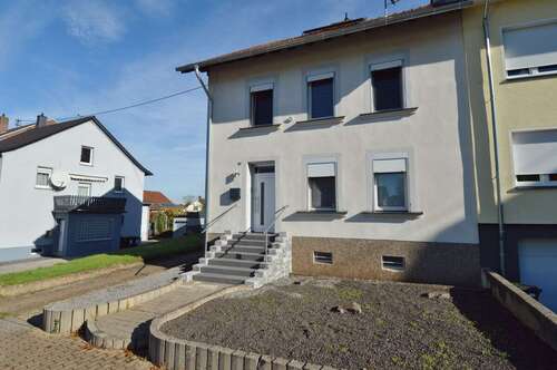 Foto - Haus zum Kaufen in Rehlingen-Siersburg 198.000,00 € 114 m²