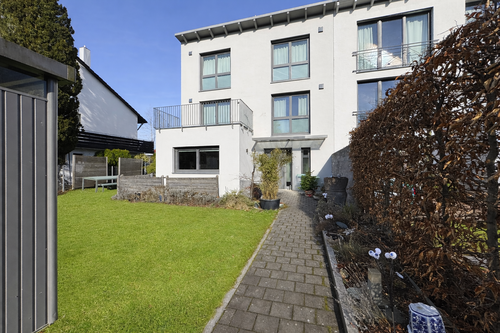 Foto - Haus zum Kaufen in Ottobrunn 1.590.000,00 € 165 m²