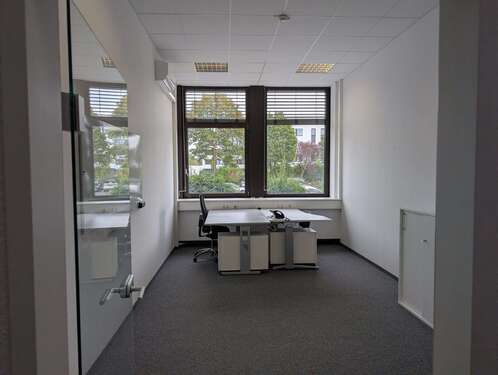 Foto - Büro in Köln 650,00 € 35 m² - 650,00&nbsp;EUR Kaltmiete, ca.&nbsp; 35,00&nbsp;m&sup2;