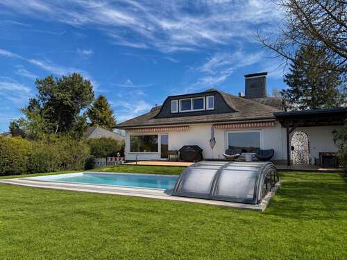 Foto - Haus zum Kaufen in Bruchköbel 985.000,00 € 238.15 m²