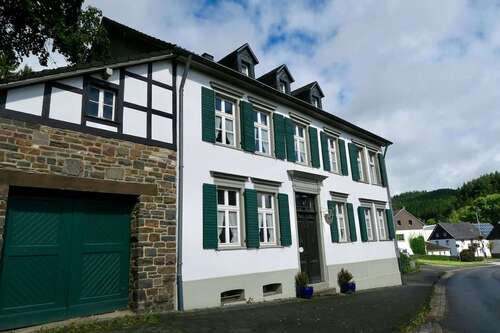Foto - Haus zum Kaufen in Hellenthal 490.000,00 € 480 m²