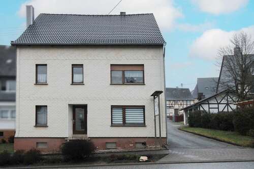 Foto - Haus zum Kaufen in Dickenschied 239.000,00 € 179.26 m²