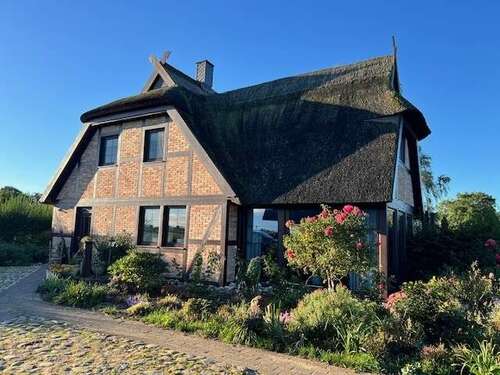 Foto - Haus zum Kaufen in Weitenhagen 649.000,00 € 215 m²