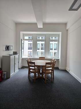 Foto - Büro in Köln 1.800,00 € 42 m² - 1.800,00&nbsp;EUR Kaltmiete, ca.&nbsp; 42,00&nbsp;m&sup2;