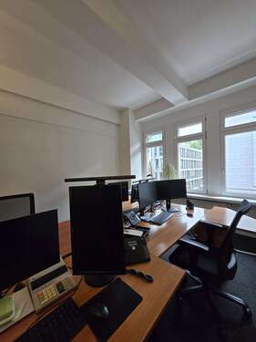 Foto - Büro in Köln 899,00 € 57 m² - 899,00&nbsp;EUR Kaltmiete, ca.&nbsp; 57,00&nbsp;m&sup2;