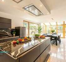 Haus zum Kaufen in Düsseldorf 1.100.000,00 € 300.39 m²