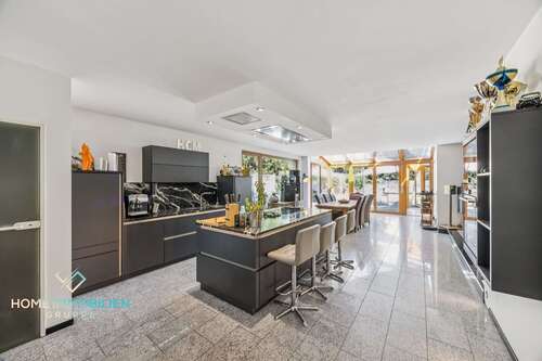 Foto - Haus zum Kaufen in Düsseldorf 949.000,00 € 228 m²