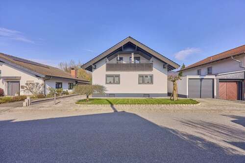Foto - Haus zum Kaufen in Rimbach 679.000,00 € 200 m²