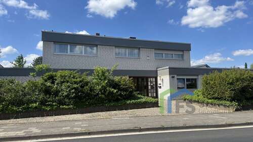 Foto - Haus zum Kaufen in Düren 750.000,00 € 300 m²