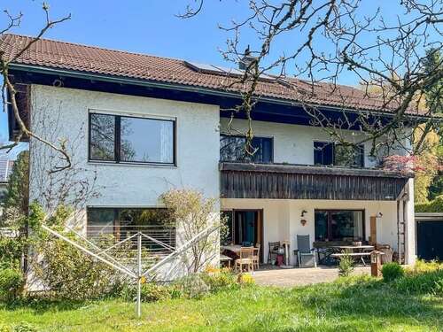 Foto - Haus zum Kaufen in Stephanskirchen 1.150.000,00 € 240 m²