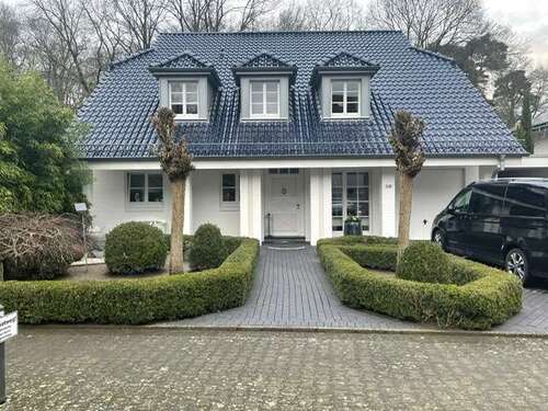 Foto - Haus zum Mieten in Rheda-Wiedenbrück 2.500,00 € 225 m²